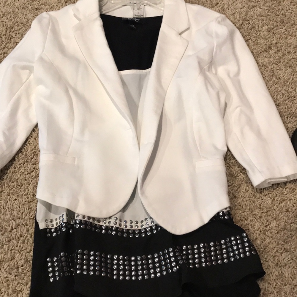 Blazer - Picture 4 of 4